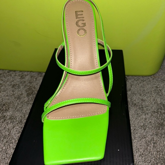 Neon Green Block Heel - Picture 2 of 3